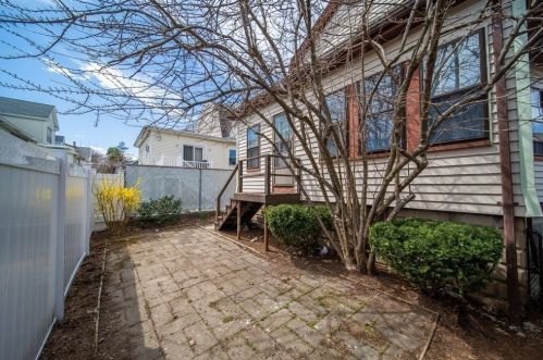 135 Central Ave, Everett MA 02149-2226 exterior