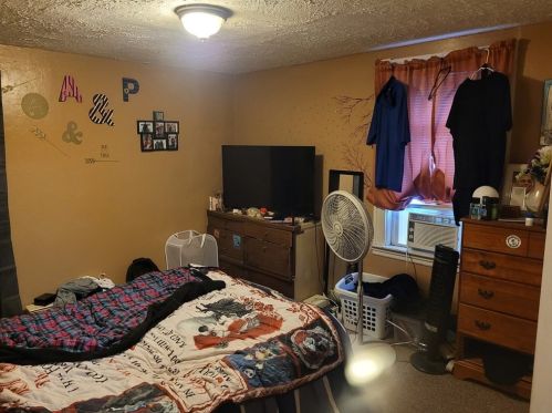 126 Endicott St, Worcester MA 01610-1944 exterior