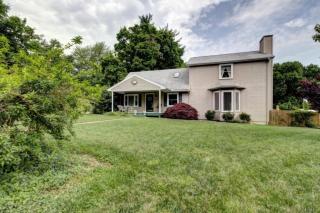 1039 Minor Ln, Louisville, KY 40219-2658