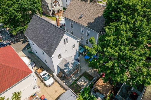 55 Pierce St, New Bedford MA 02740-3827 exterior