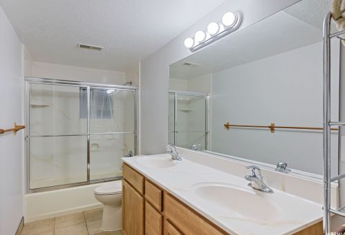 1494 Ridgemark Dr, Sandy UT 84092-3050 exterior