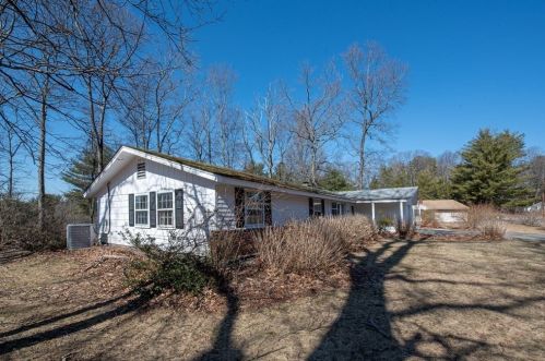 32 Birch Ln, Ipswich MA 01938-1134 exterior