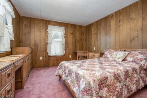 1 Elmhurst Rd, Milford NJ 08848-1506 exterior