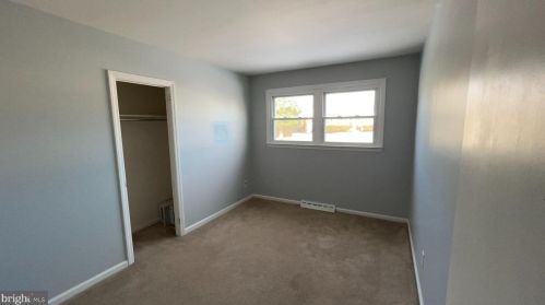 102 Military Dr, West Deptford NJ 08063-1506 exterior