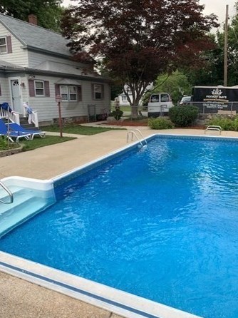 87 Golf Ave, Methuen MA 01844-6221 exterior