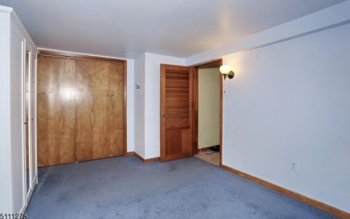 17 Russell Rd, Skyline Lakes NJ 07456-2230 exterior