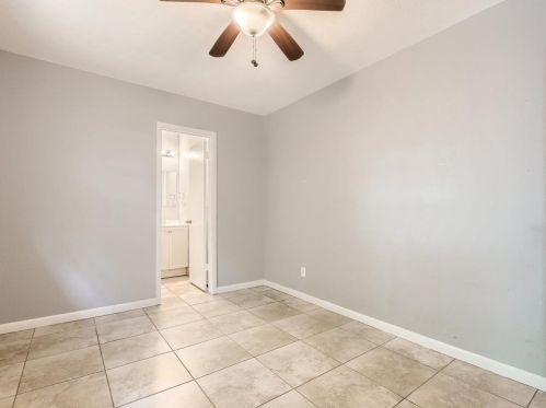 7032 Greenview Cir, Fort Worth TX 76120-1343 exterior