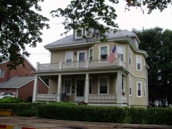 20 Churchill St, Newton, MA 02460-1407
