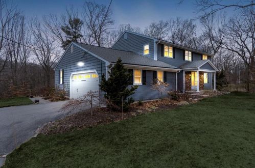 89 Gregory Dr, Seekonk, MA 02771-4301
