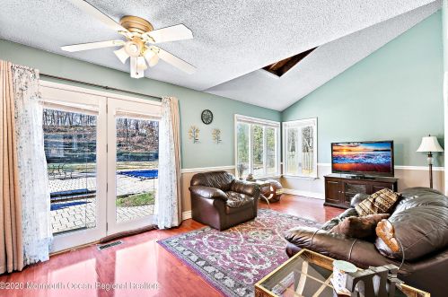 82 Buckingham Dr, Jackson Twp NJ 08527-2640 exterior