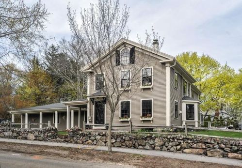 73 Thaxter St, Hingham MA  02043-2113 exterior