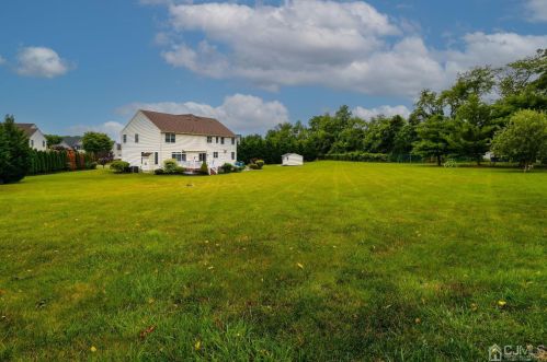 10 Summerhill Ct, Columbus NJ  08022-1970 exterior