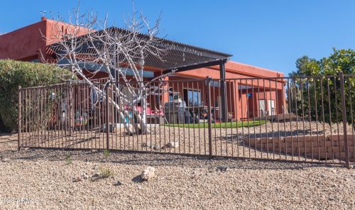 33206 12th St, Phoenix, AZ 85085-7708