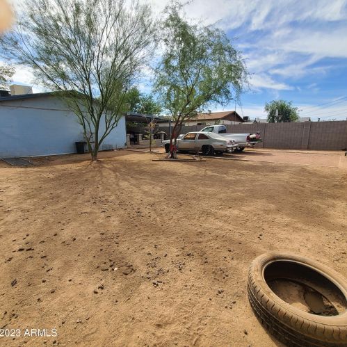 2026 Alta Vista Rd, Phoenix AZ  85041-5445 exterior