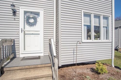 489 Elsbree St, Fall River, MA 02720-7200