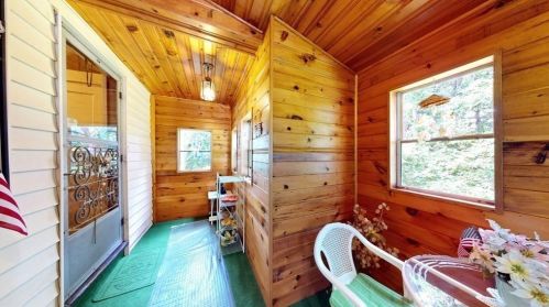 23 Nahanton St, Newton MA 02459-2907 exterior