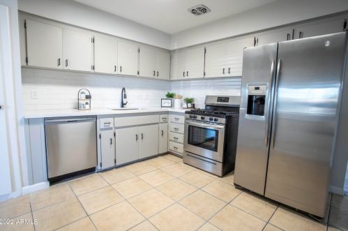 3117 65th Ave, Phoenix AZ 85033-5215 exterior