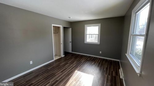 102 Military Dr, West Deptford NJ 08063-1506 exterior