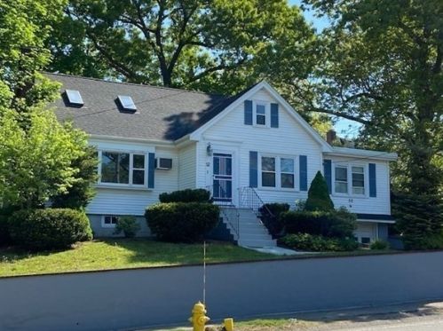52 Sprague St, Dedham, MA 02026-6331