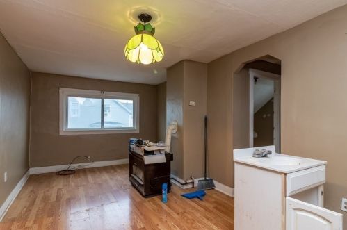 326 Mulberry St, Fall River MA 02721-1317 exterior