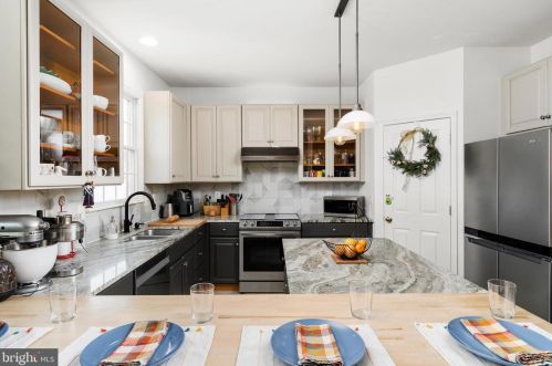 5 Wheatfield Ct, Columbus NJ  08022-1977 exterior