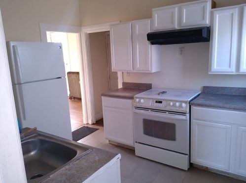 32 Somerset Ave, Taunton MA 02780-4824 exterior