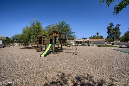 4637 Cholla St, Phoenix AZ 85029-3800 exterior
