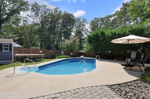 201 Knox Ave, Tinton Falls, NJ 07724-2248