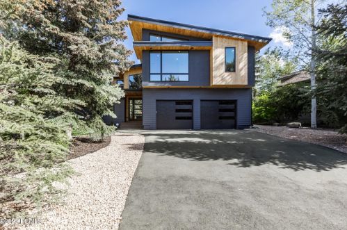 4928 Silver Spg, Park City UT 84098-6042 exterior
