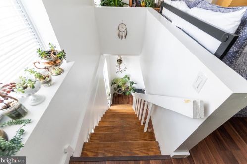 614 6 St, Philadelphia PA 19147-2128 exterior