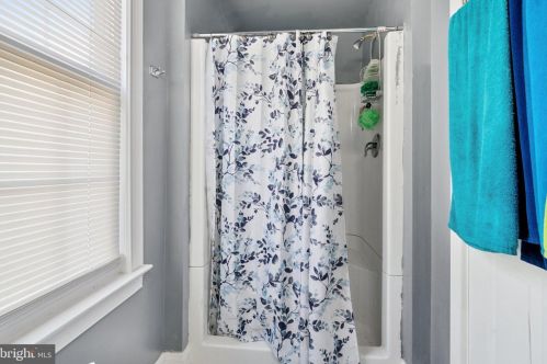 200 Delsea Dr, West Deptford NJ  08093-1221 exterior