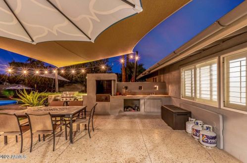 6849 2nd St, Phoenix AZ  85012-1005 exterior