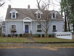 77 Crehore Dr, Newton, MA 02462-1136