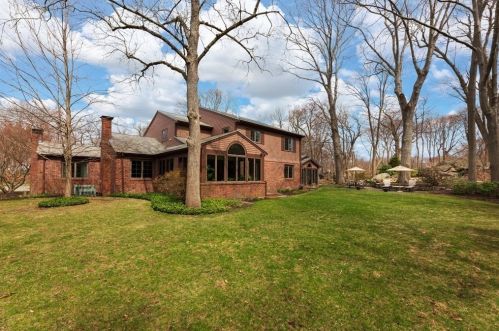 568 Furnace Brk Pkwy, Quincy MA 02169-2303 exterior