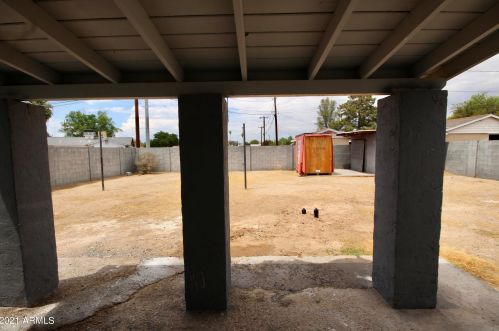 2908 Bloomfield Rd, Phoenix AZ 85029-2950 exterior