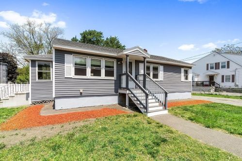 39 Columbus Ave, Lawrence, MA 01841-4040