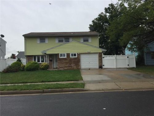 137 Whitman St, Carteret, NJ 07008-1858