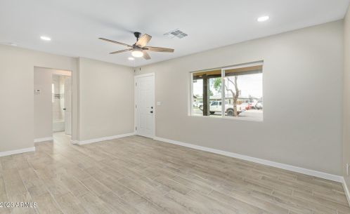 6231 3rd Ave, Phoenix AZ 85021-2405 exterior