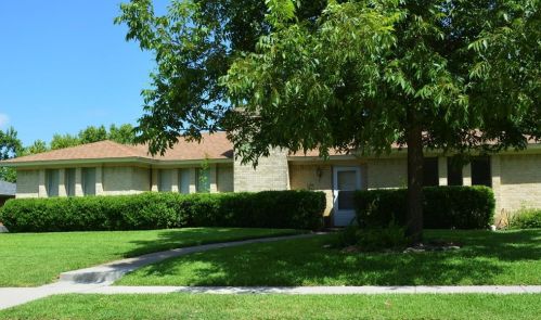 1409 Oakhill Dr, Plano TX  75075-8762 exterior