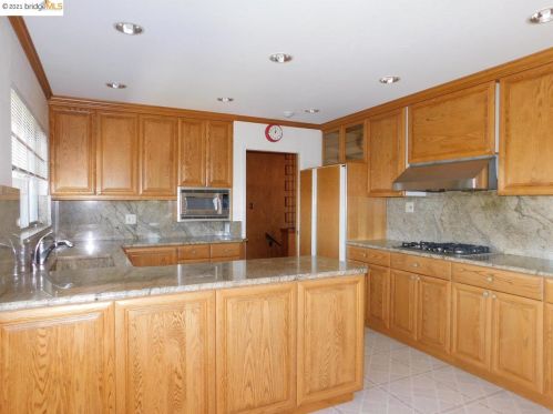 1612 View Dr, San Leandro CA  94577-5343 exterior