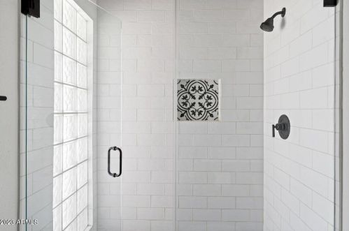 2524 Beryl Ave, Phoenix AZ  85028-3715 exterior