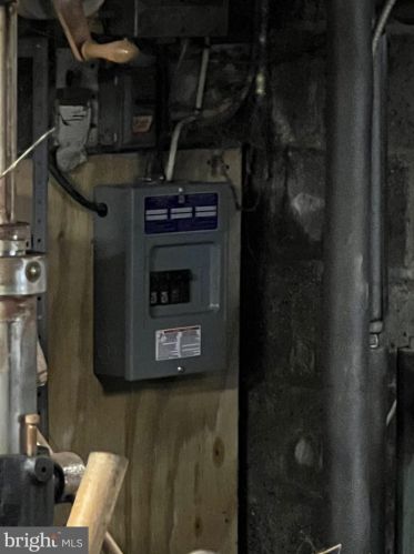 238 Hillcrest Dr, Milford NJ 08848-1001 exterior