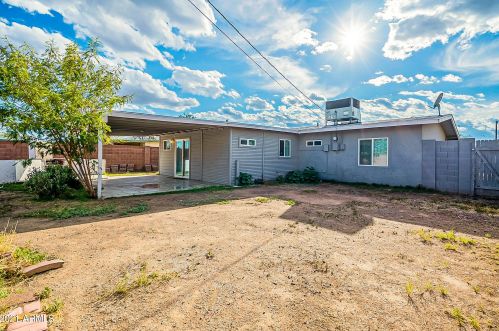 1817 38 Dr, Phoenix AZ 85053-5407 exterior