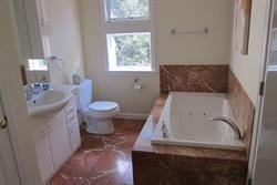 11 Thurston Rd, Newton MA  02464-1242 exterior