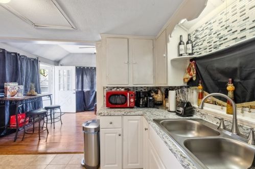 186 Mt Vernon St, Lawrence MA 01843-3302 exterior