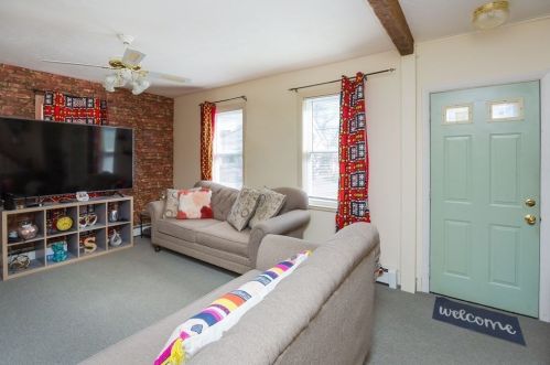 18 5th Ave, Taunton, MA 02780-1329