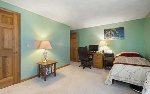 2 Jonathan Rd, Burlington MA 01803-1414 exterior