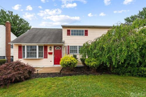 59 Laurel St, Carteret, NJ 07008-2447