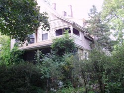 33 Mossfield Rd, Newton, MA 02468-1921