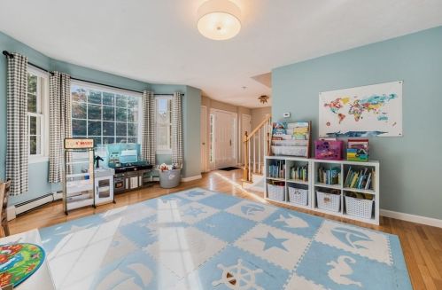 1 Eric Rd, Norfolk MA 02056-1914 exterior